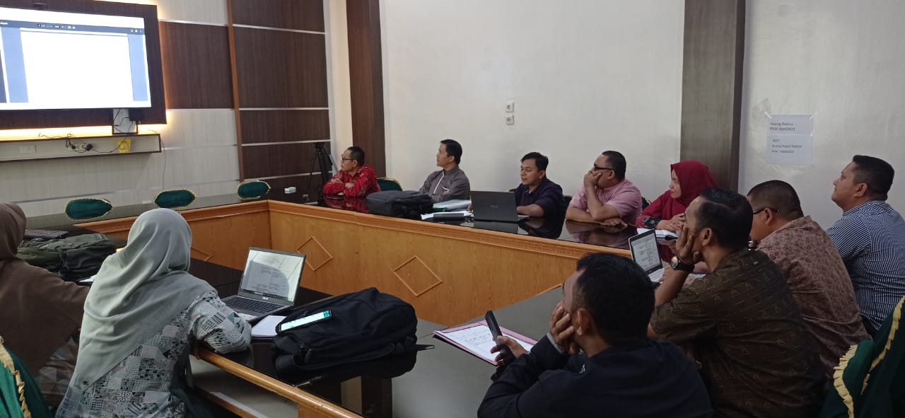 Ketua dan Sekretaris SPI Melakukan Evaluasi Perkin FTIK