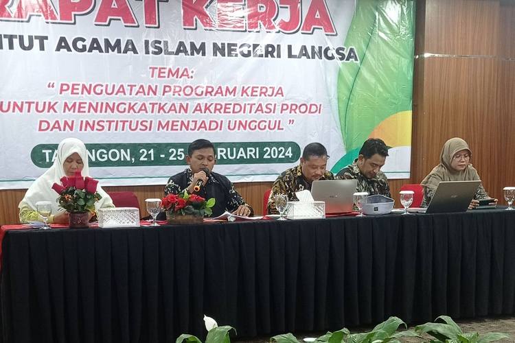 Ketua SPI Memaparkan Laporan Kegiatan SPI Tahun 2023